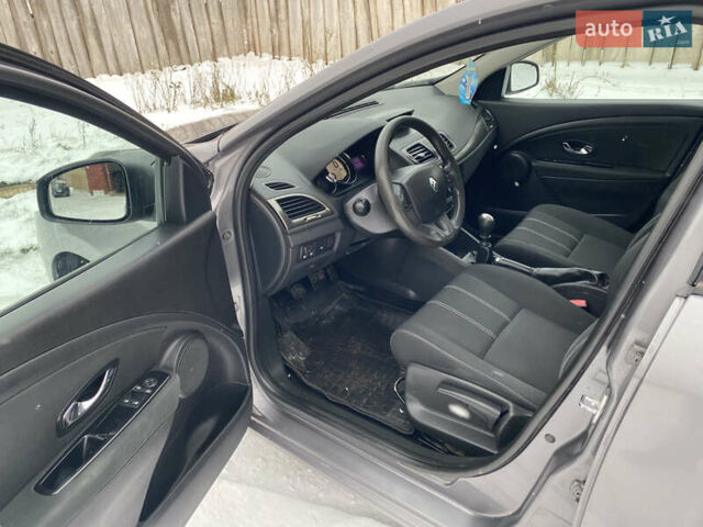Серый Рено Меган, объемом двигателя 1.46 л и пробегом 198 тыс. км за 7900 $, фото 7 на Automoto.ua