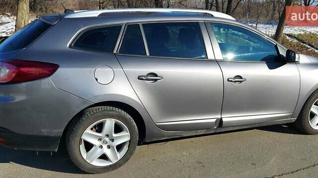Сірий Рено Меган, об'ємом двигуна 1.5 л та пробігом 301 тис. км за 7890 $, фото 4 на Automoto.ua