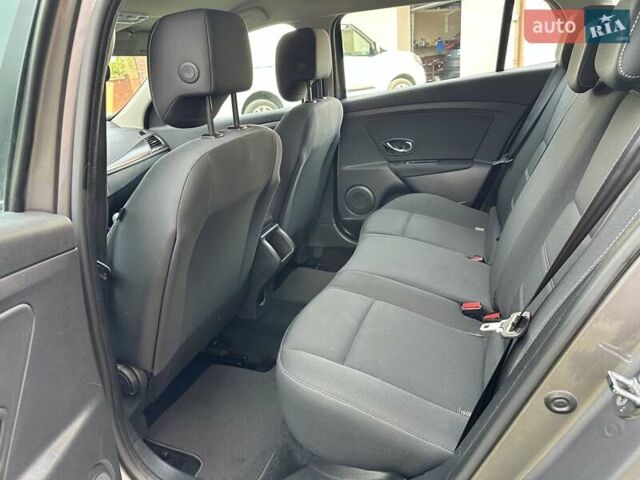 Сірий Рено Меган, об'ємом двигуна 1.5 л та пробігом 149 тис. км за 8850 $, фото 43 на Automoto.ua