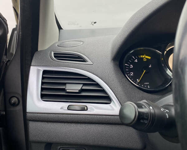 Сірий Рено Меган, об'ємом двигуна 1.5 л та пробігом 208 тис. км за 9800 $, фото 15 на Automoto.ua