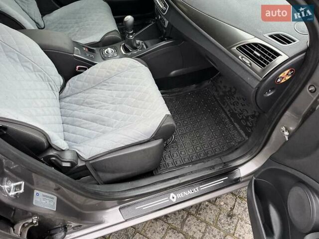 Серый Рено Меган, объемом двигателя 1.5 л и пробегом 310 тыс. км за 8700 $, фото 25 на Automoto.ua