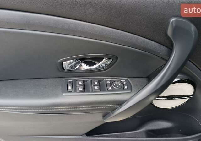 Серый Рено Меган, объемом двигателя 1.6 л и пробегом 188 тыс. км за 9450 $, фото 31 на Automoto.ua