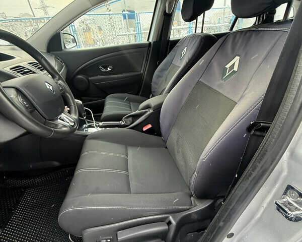 Серый Рено Меган, объемом двигателя 1.5 л и пробегом 268 тыс. км за 7800 $, фото 18 на Automoto.ua