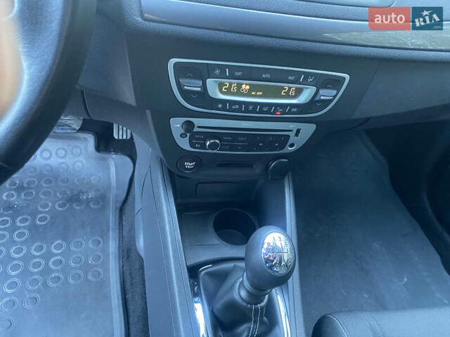 Серый Рено Меган, объемом двигателя 1.5 л и пробегом 232 тыс. км за 7990 $, фото 12 на Automoto.ua