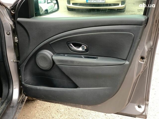 Сірий Рено Меган, об'ємом двигуна 1.5 л та пробігом 252 тис. км за 8790 $, фото 21 на Automoto.ua