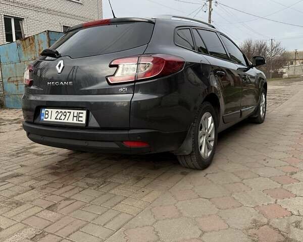 Сірий Рено Меган, об'ємом двигуна 1.46 л та пробігом 155 тис. км за 10800 $, фото 2 на Automoto.ua