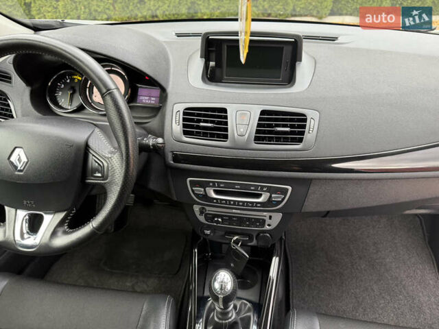 Рено Меган 2014 в Хмельницком на Automoto.ua Серый Рено Меган, объемом двигателя 1.5 л и пробегом 222 тыс. км за 9500 $, фото 50 на Automoto.ua