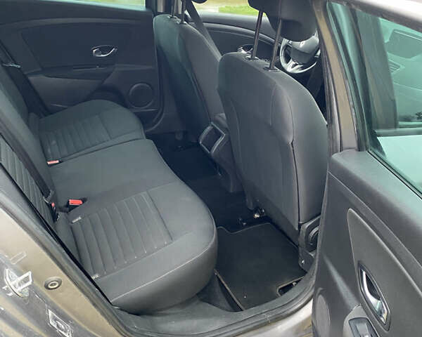 Сірий Рено Меган, об'ємом двигуна 1.5 л та пробігом 208 тис. км за 9800 $, фото 8 на Automoto.ua