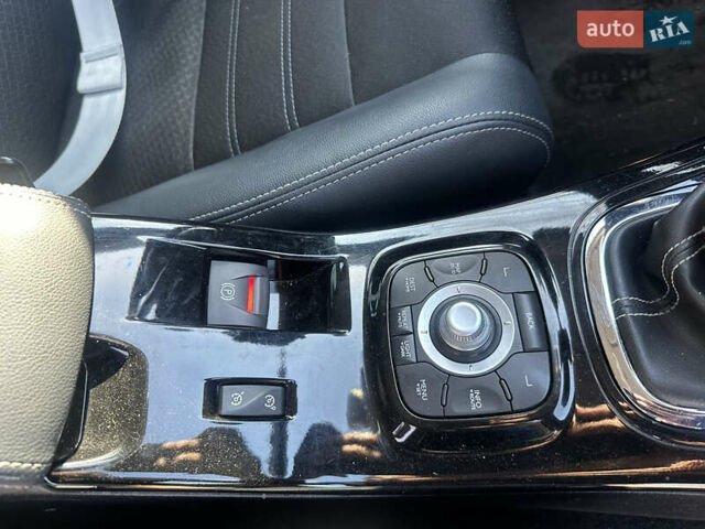 Сірий Рено Меган, об'ємом двигуна 1.6 л та пробігом 275 тис. км за 8000 $, фото 13 на Automoto.ua
