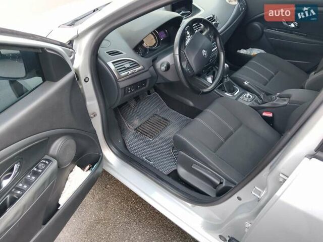 Рено Меган 2014 в Киеве на Automoto.ua Серый Рено Меган, объемом двигателя 1.46 л и пробегом 245 тыс. км за 7600 $, фото 5 на Automoto.ua