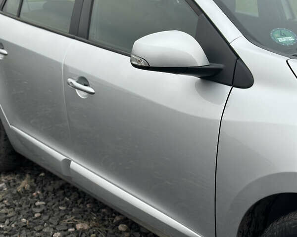 Серый Рено Меган, объемом двигателя 1.5 л и пробегом 265 тыс. км за 9200 $, фото 10 на Automoto.ua