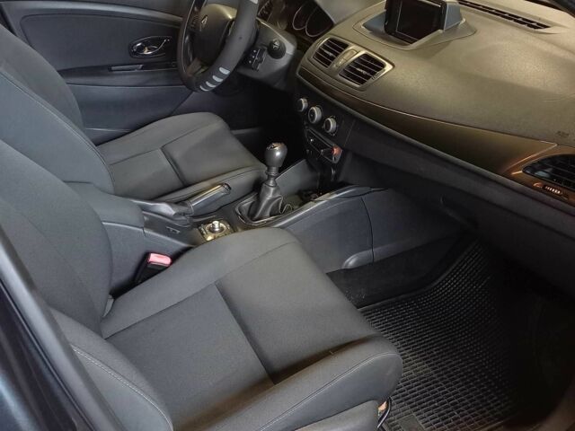 Серый Рено Меган, объемом двигателя 1.5 л и пробегом 168 тыс. км за 9500 $, фото 4 на Automoto.ua