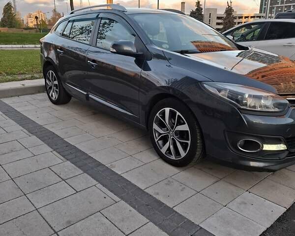 Рено Меган 2014 в Киеве на Automoto.ua Серый Рено Меган, объемом двигателя 1.46 л и пробегом 260 тыс. км за 8200 $, фото 1 на Automoto.ua
