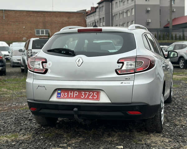 Серый Рено Меган, объемом двигателя 1.5 л и пробегом 265 тыс. км за 9200 $, фото 6 на Automoto.ua