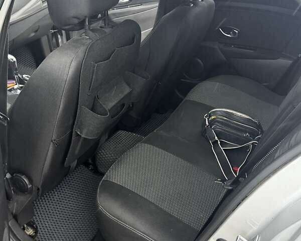 Серый Рено Меган, объемом двигателя 1.5 л и пробегом 311 тыс. км за 7500 $, фото 9 на Automoto.ua