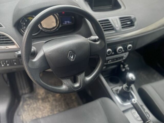 Сірий Рено Меган, об'ємом двигуна 1.5 л та пробігом 300 тис. км за 6200 $, фото 3 на Automoto.ua