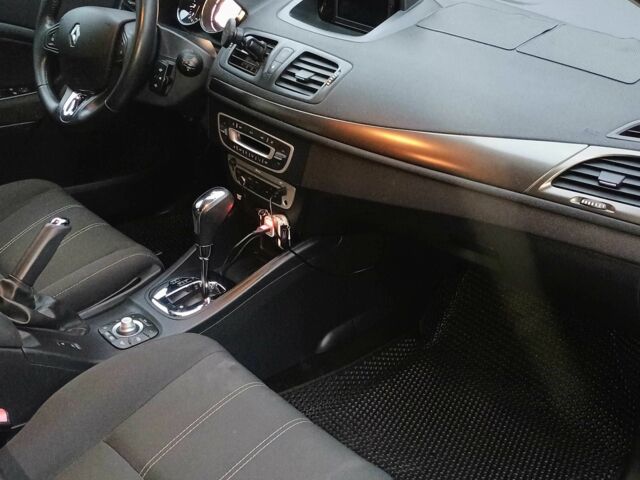 Серый Рено Меган, объемом двигателя 1.5 л и пробегом 250 тыс. км за 8000 $, фото 8 на Automoto.ua