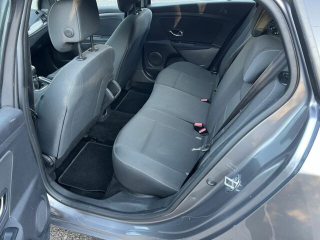 Сірий Рено Меган, об'ємом двигуна 1.5 л та пробігом 231 тис. км за 8300 $, фото 10 на Automoto.ua