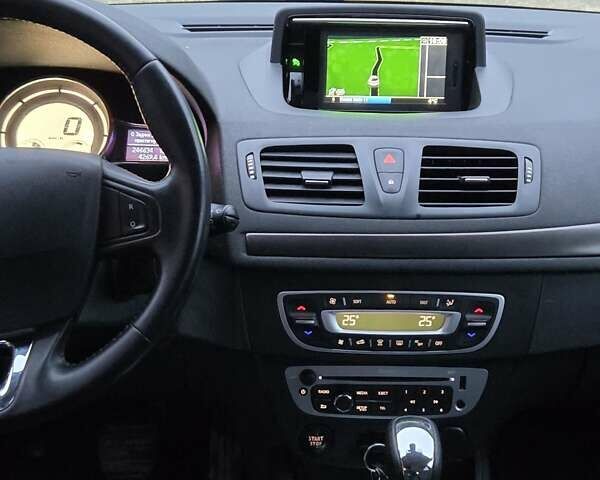 Серый Рено Меган, объемом двигателя 1.46 л и пробегом 246 тыс. км за 7300 $, фото 8 на Automoto.ua