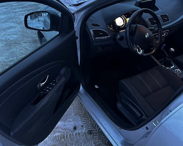 Серый Рено Меган, объемом двигателя 1.2 л и пробегом 106 тыс. км за 7200 $, фото 8 на Automoto.ua