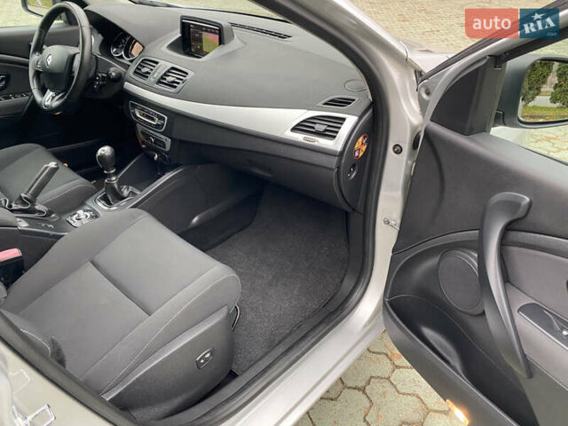 Сірий Рено Меган, об'ємом двигуна 1.5 л та пробігом 258 тис. км за 7200 $, фото 23 на Automoto.ua