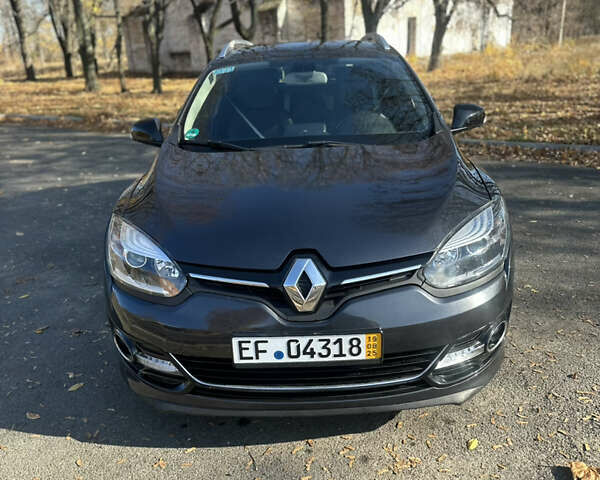 Сірий Рено Меган, об'ємом двигуна 1.6 л та пробігом 275 тис. км за 8000 $, фото 2 на Automoto.ua