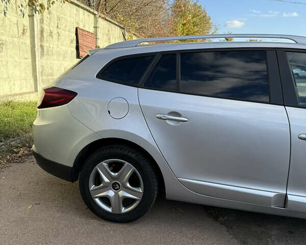 Сірий Рено Меган, об'ємом двигуна 1.5 л та пробігом 260 тис. км за 8150 $, фото 3 на Automoto.ua