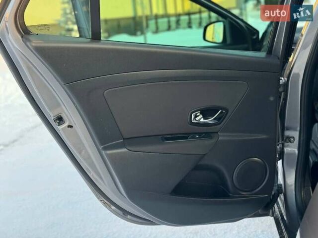 Сірий Рено Меган, об'ємом двигуна 1.5 л та пробігом 227 тис. км за 8600 $, фото 39 на Automoto.ua