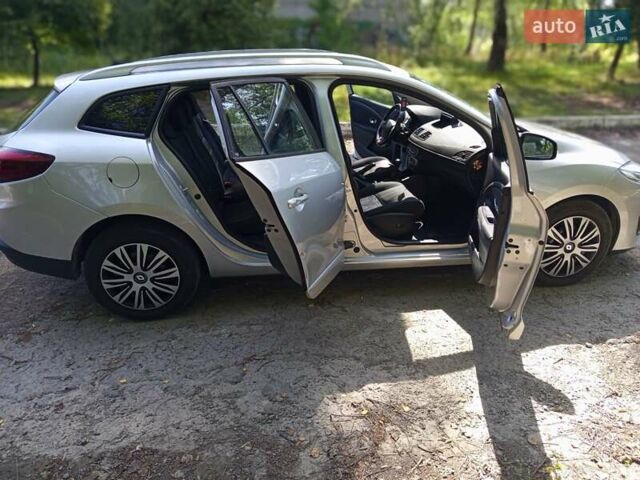 Серый Рено Меган, объемом двигателя 1.49 л и пробегом 223 тыс. км за 8600 $, фото 26 на Automoto.ua