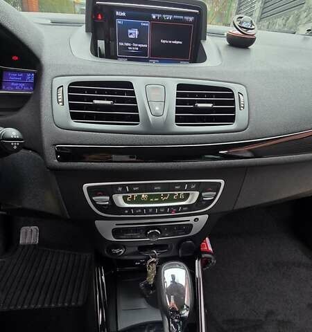 Сірий Рено Меган, об'ємом двигуна 1.46 л та пробігом 221 тис. км за 9000 $, фото 49 на Automoto.ua