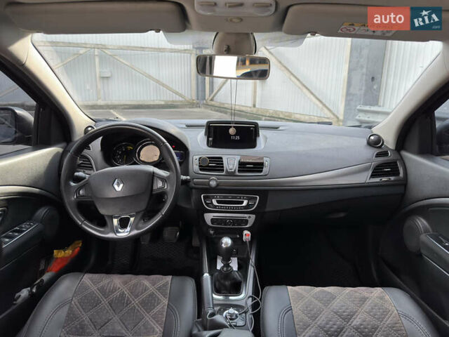 Рено Меган 2014 в Киеве на Automoto.ua Серый Рено Меган, объемом двигателя 1.46 л и пробегом 340 тыс. км за 8000 $, фото 7 на Automoto.ua