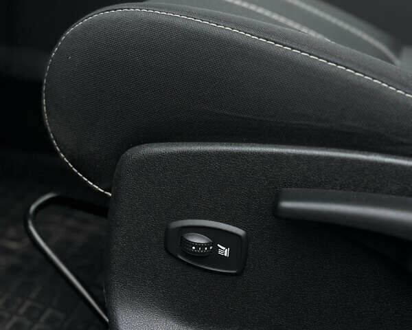 Серый Рено Меган, объемом двигателя 1.5 л и пробегом 265 тыс. км за 9200 $, фото 18 на Automoto.ua