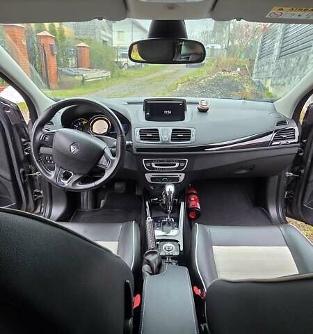 Сірий Рено Меган, об'ємом двигуна 1.46 л та пробігом 221 тис. км за 9000 $, фото 35 на Automoto.ua