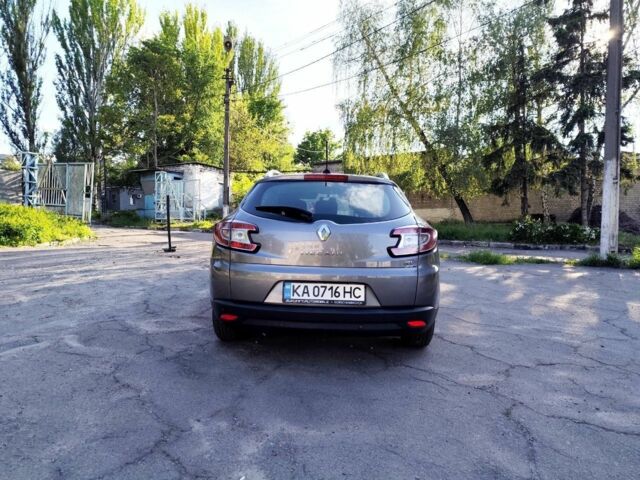 Серый Рено Меган, объемом двигателя 1.5 л и пробегом 240 тыс. км за 8199 $, фото 2 на Automoto.ua