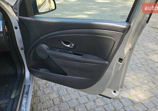 Серый Рено Меган, объемом двигателя 1.5 л и пробегом 244 тыс. км за 7999 $, фото 25 на Automoto.ua