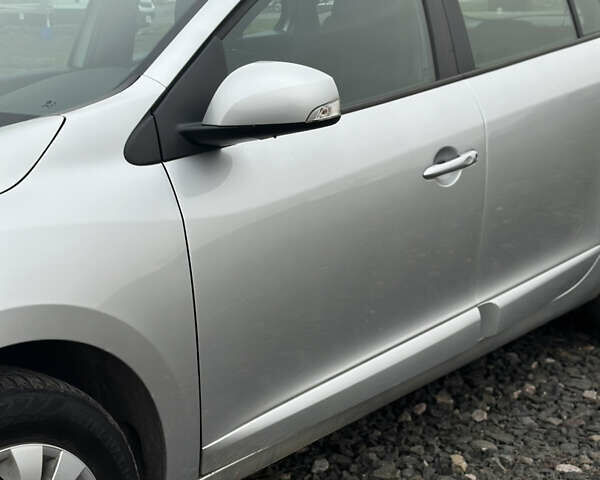 Серый Рено Меган, объемом двигателя 1.5 л и пробегом 265 тыс. км за 9200 $, фото 14 на Automoto.ua