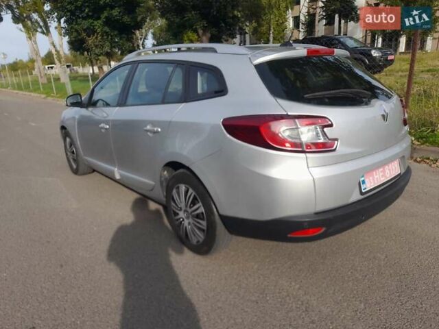 Серый Рено Меган, объемом двигателя 1.49 л и пробегом 223 тыс. км за 8600 $, фото 6 на Automoto.ua