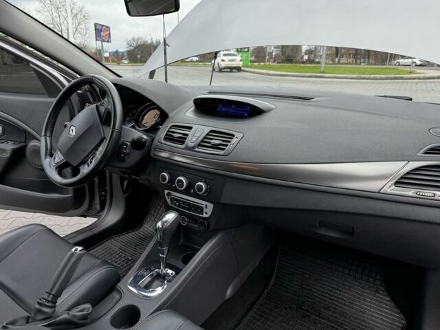 Сірий Рено Меган, об'ємом двигуна 1.5 л та пробігом 320 тис. км за 7600 $, фото 22 на Automoto.ua