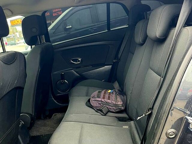 Сірий Рено Меган, об'ємом двигуна 1.5 л та пробігом 0 тис. км за 6400 $, фото 11 на Automoto.ua