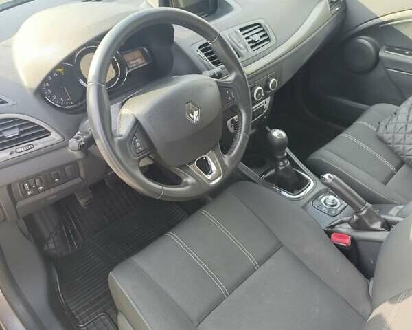 Серый Рено Меган, объемом двигателя 1.6 л и пробегом 172 тыс. км за 9500 $, фото 10 на Automoto.ua