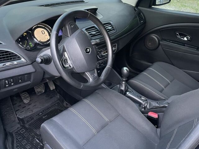 Серый Рено Меган, объемом двигателя 1.5 л и пробегом 256 тыс. км за 8700 $, фото 5 на Automoto.ua