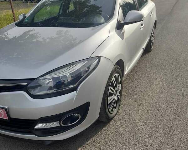 Серый Рено Меган, объемом двигателя 1.49 л и пробегом 223 тыс. км за 8600 $, фото 8 на Automoto.ua