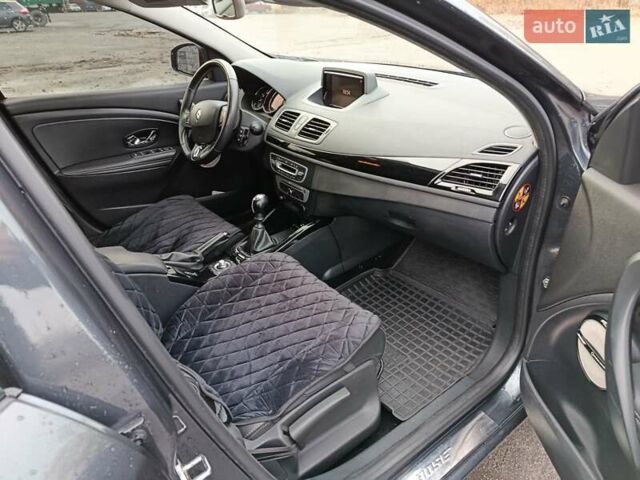 Серый Рено Меган, объемом двигателя 1.5 л и пробегом 195 тыс. км за 9500 $, фото 3 на Automoto.ua