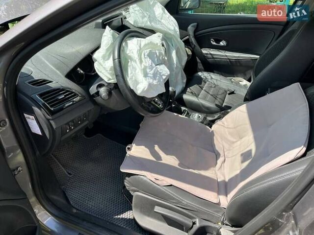 Сірий Рено Меган, об'ємом двигуна 1.5 л та пробігом 282 тис. км за 3999 $, фото 6 на Automoto.ua