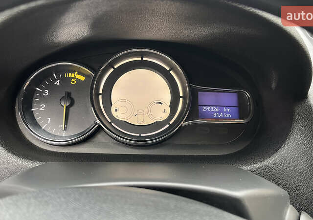 Рено Меган 2014 в Ахтырке на Automoto.ua Серый Рено Меган, объемом двигателя 1.46 л и пробегом 298 тыс. км за 8200 $, фото 14 на Automoto.ua