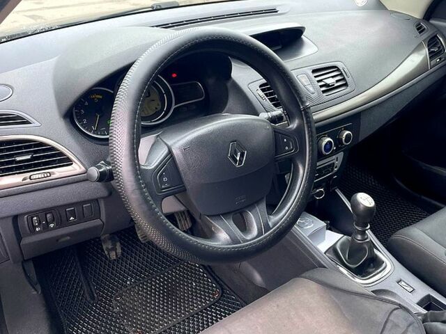 Сірий Рено Меган, об'ємом двигуна 1.5 л та пробігом 0 тис. км за 6400 $, фото 9 на Automoto.ua