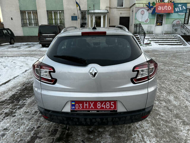 Серый Рено Меган, объемом двигателя 1.5 л и пробегом 169 тыс. км за 9100 $, фото 4 на Automoto.ua