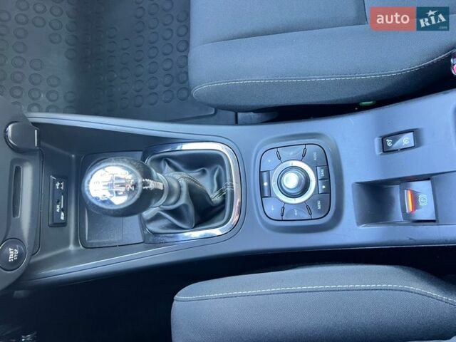 Серый Рено Меган, объемом двигателя 1.5 л и пробегом 230 тыс. км за 9200 $, фото 22 на Automoto.ua