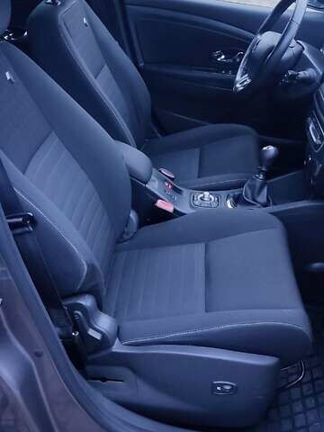 Серый Рено Меган, объемом двигателя 1.46 л и пробегом 167 тыс. км за 9000 $, фото 14 на Automoto.ua