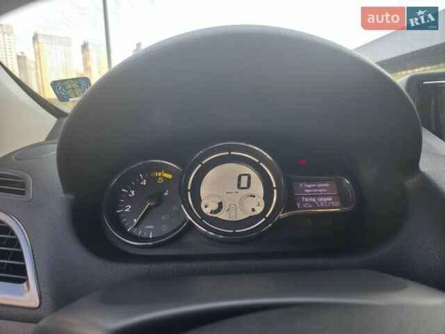 Серый Рено Меган, объемом двигателя 1.46 л и пробегом 239 тыс. км за 9550 $, фото 37 на Automoto.ua